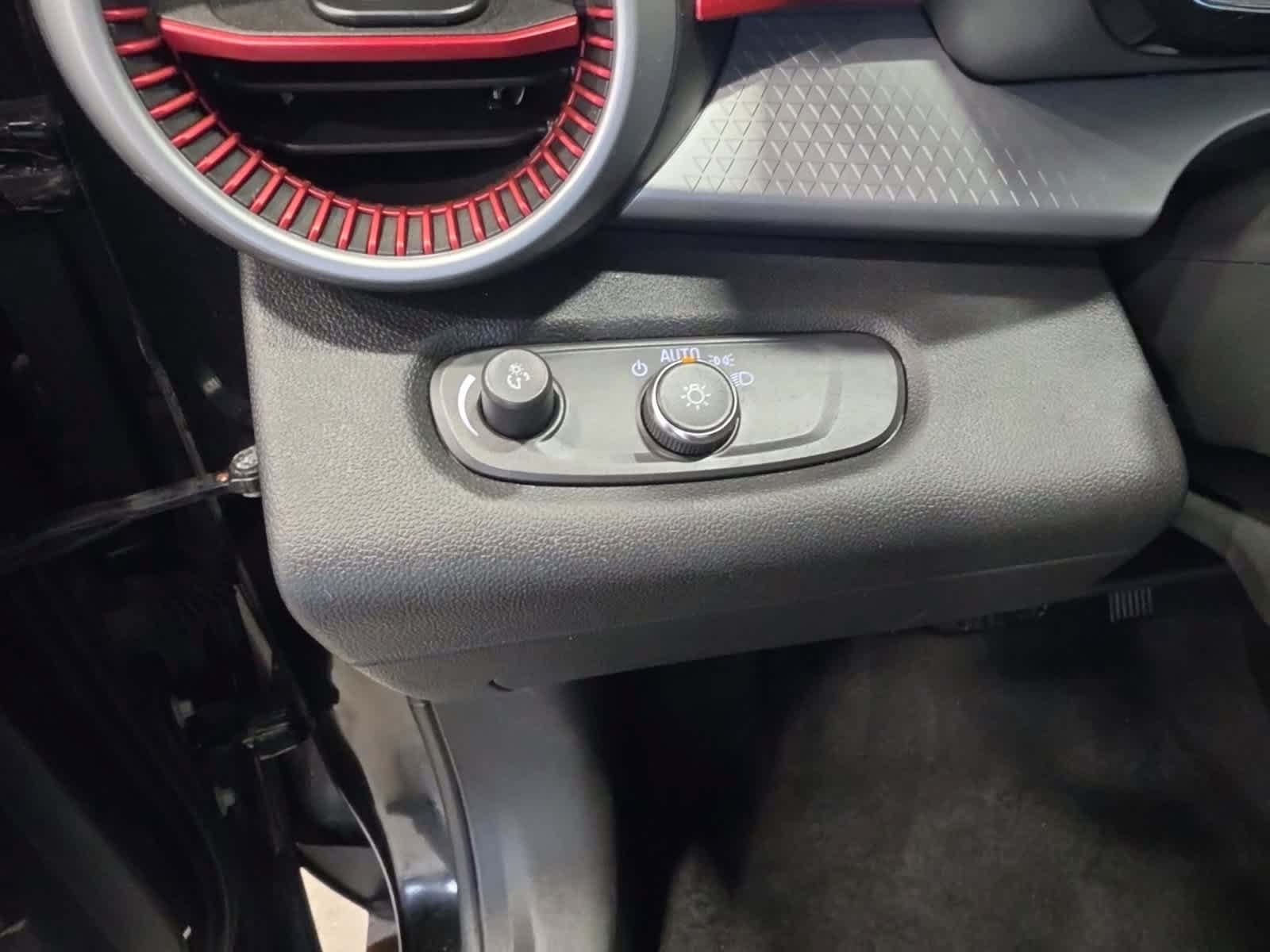 Used 2024 Chevrolet Trax RS FWD image 18
