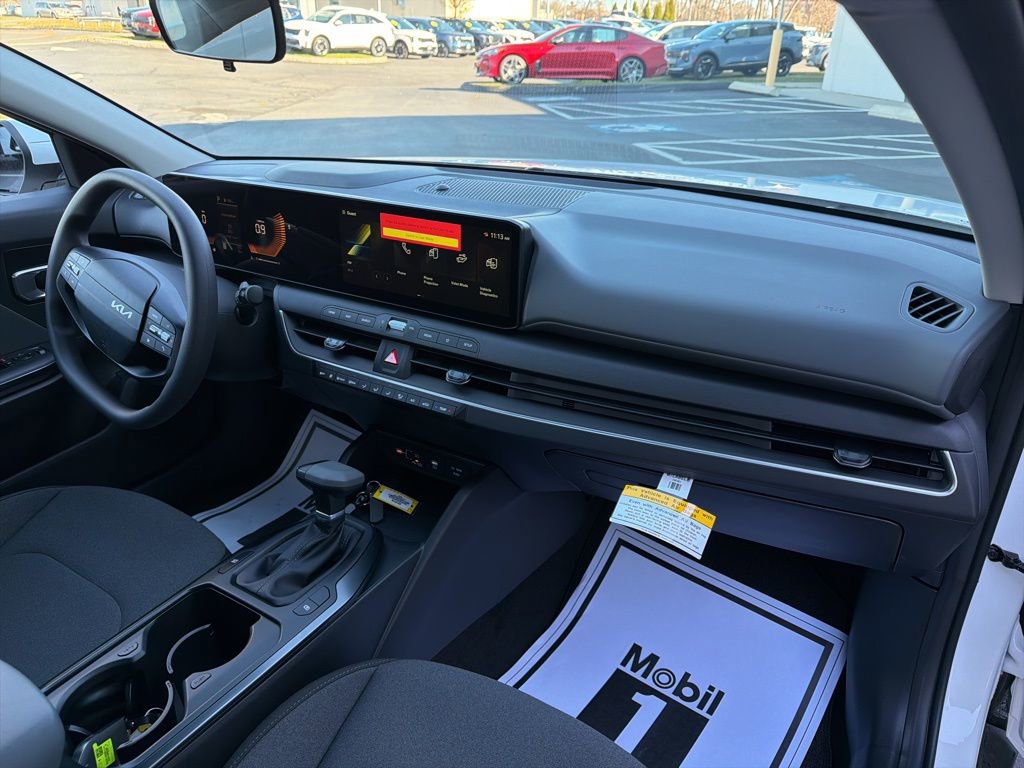 New 2025 Kia K4 LX image 15