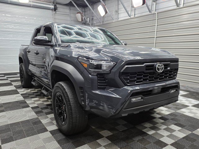 Used 2024 Toyota Tacoma TRD Off-Road w/ TRD Off Road Upgrade Package AWD/4WD image 5