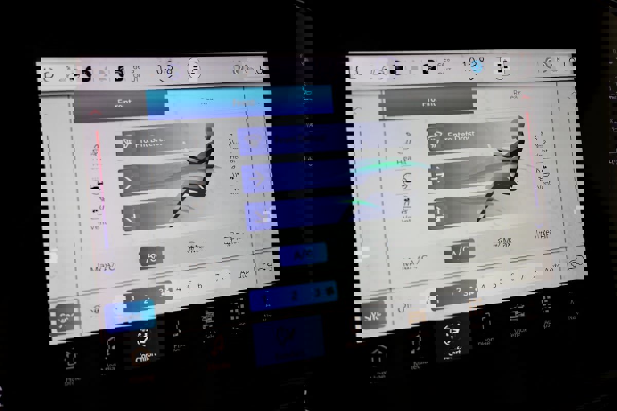 Used 2024 Jeep Wagoneer L Series III w/ Flexible Seating Group image 61