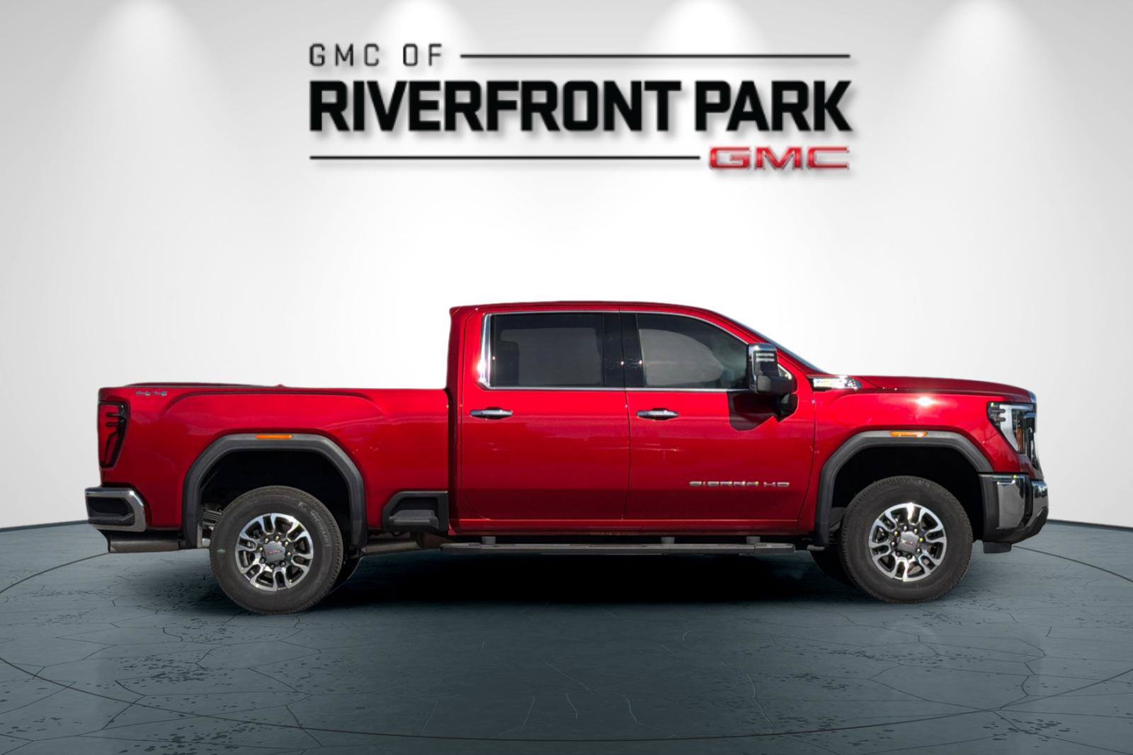Used 2025 GMC Sierra 2500 SLT w/ Snow Plow Prep/Camper Package AWD/4WD image 2