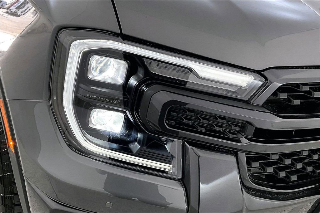 Used 2025 Ford Ranger Lariat w/ Trailer Tow Package image 39