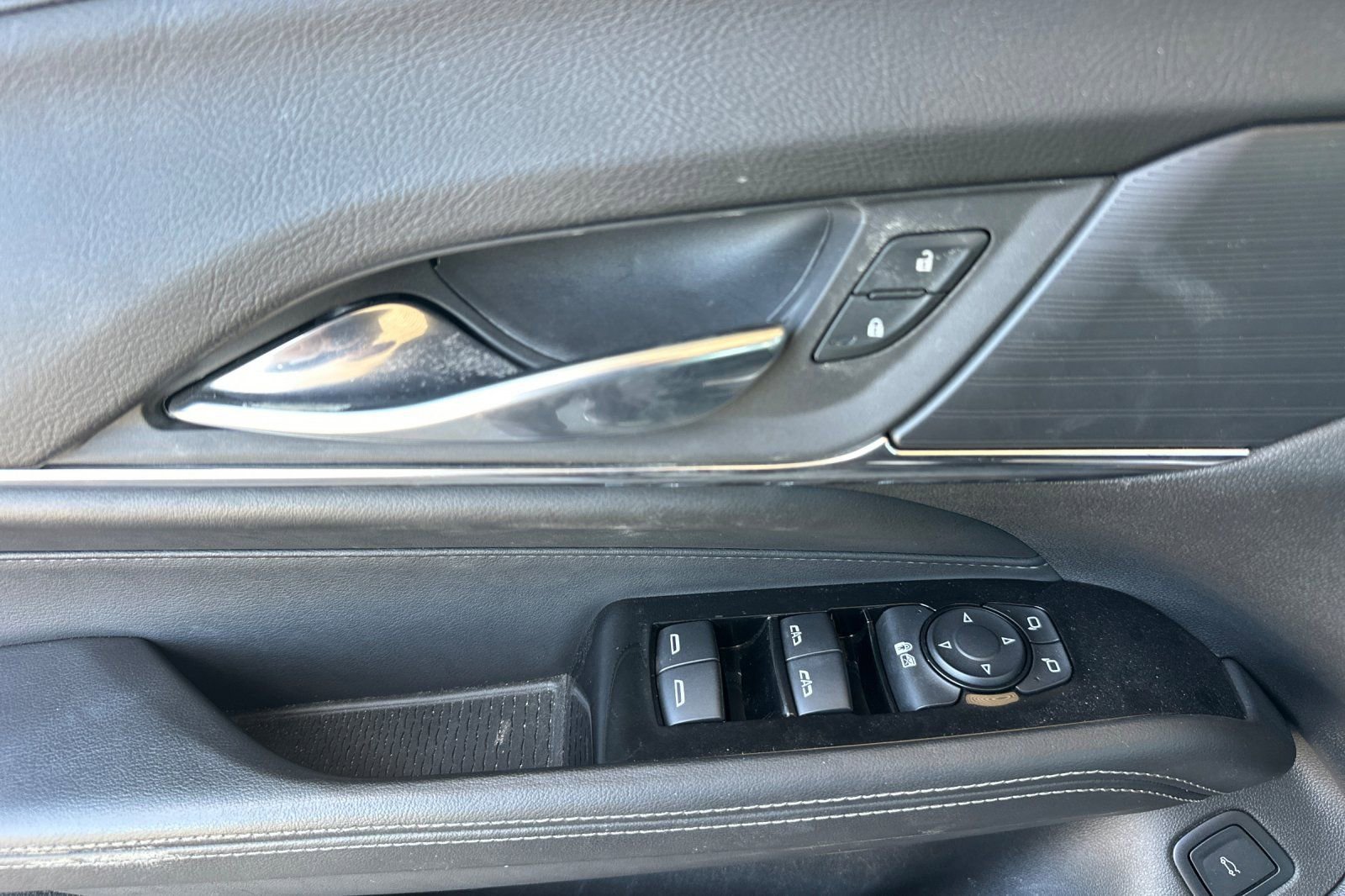 Used 2023 Cadillac CT4 Luxury w/ Cold Weather Package image 11