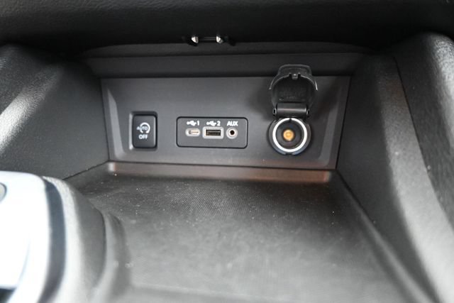 Used 2025 Nissan Sentra SR w/ Trunk Package FWD image 35