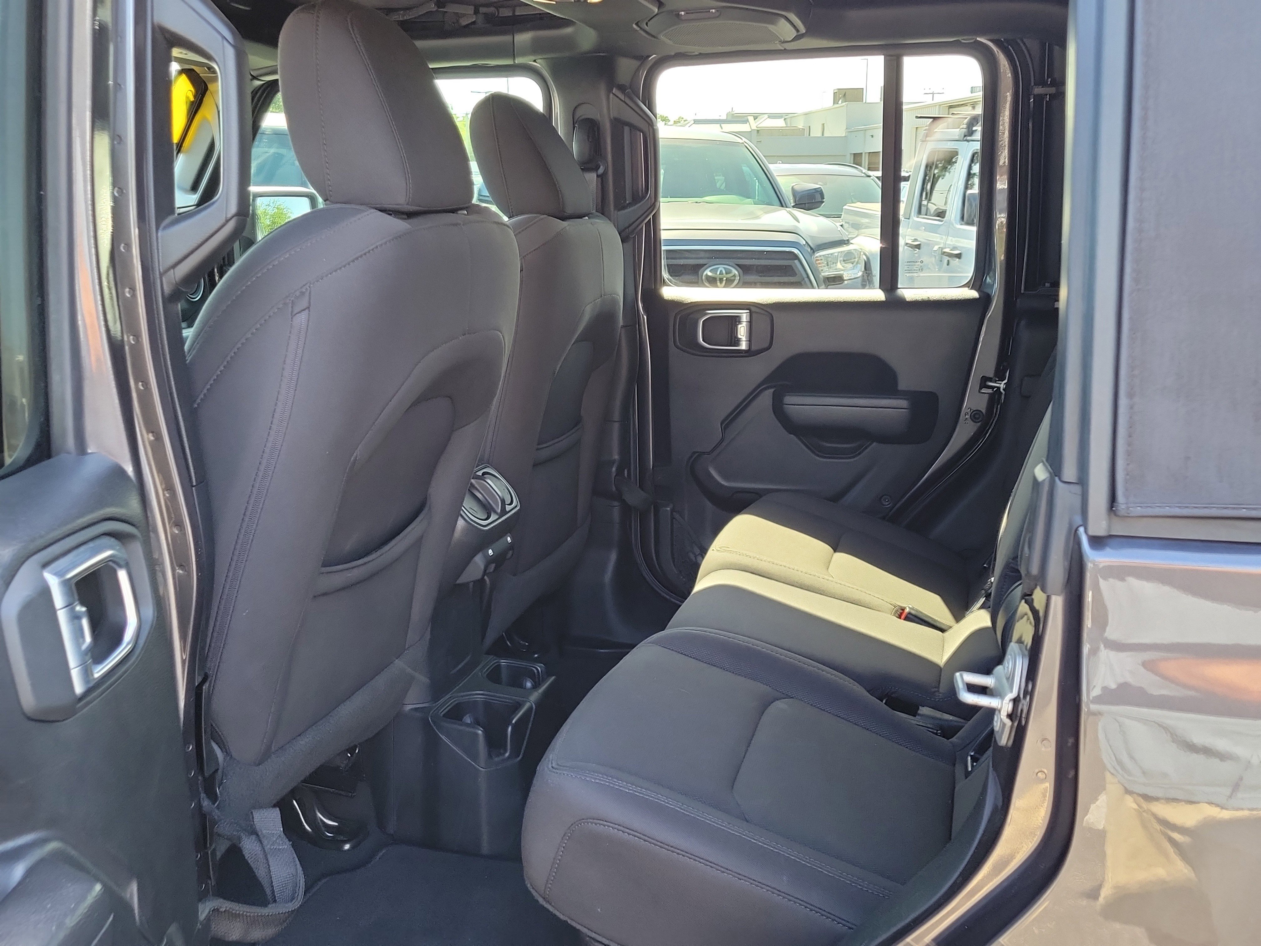 Used 2022 Jeep Gladiator Sport AWD/4WD image 14