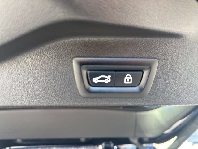Used 2023 BMW X5 xDrive40i w/ M Sport Package AWD/4WD image 18