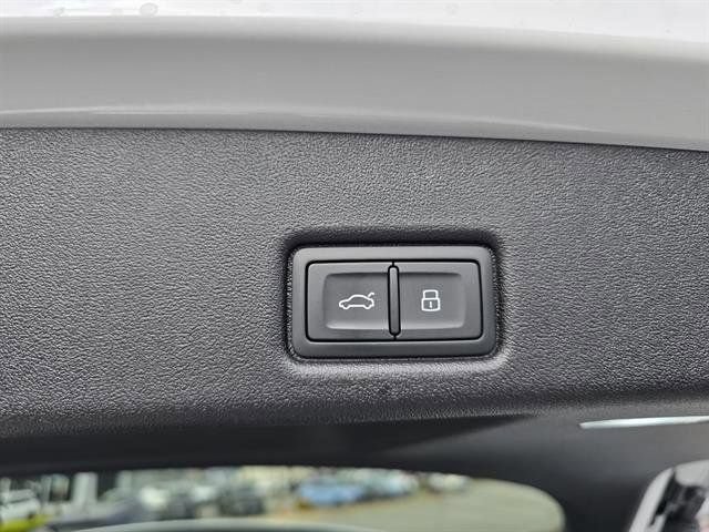 Used 2025 Audi Q5 Premium AWD/4WD image 14