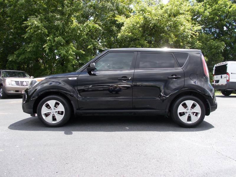 Used 2016 Kia Soul w/ Convenience Package FWD image 2