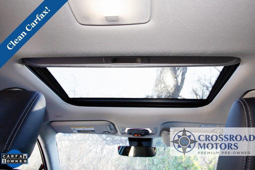 Used 2022 Toyota Corolla Cross XLE w/ Convenience Package image 23