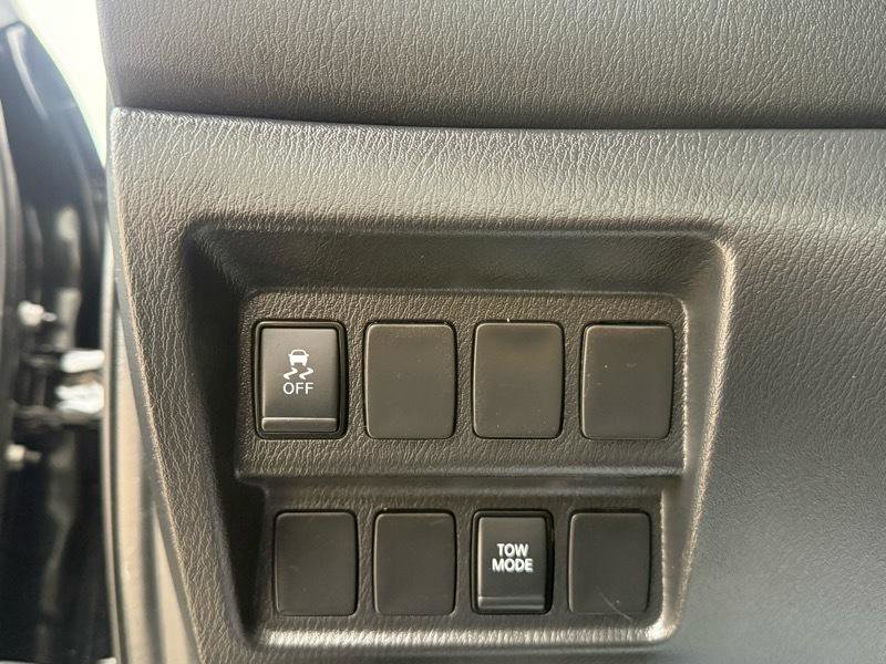 Used 2019 Nissan Pathfinder S image 13