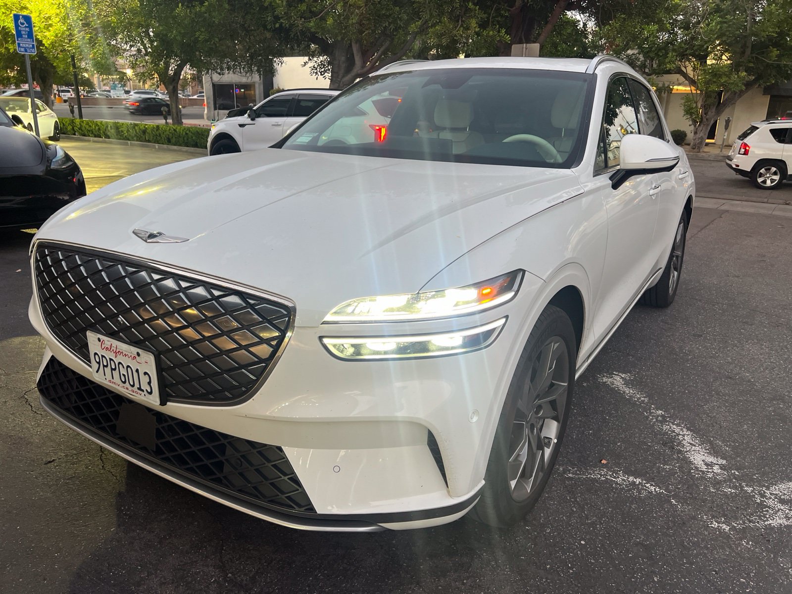 Used 2025 Genesis Electrified GV70 AWD/4WD image 1