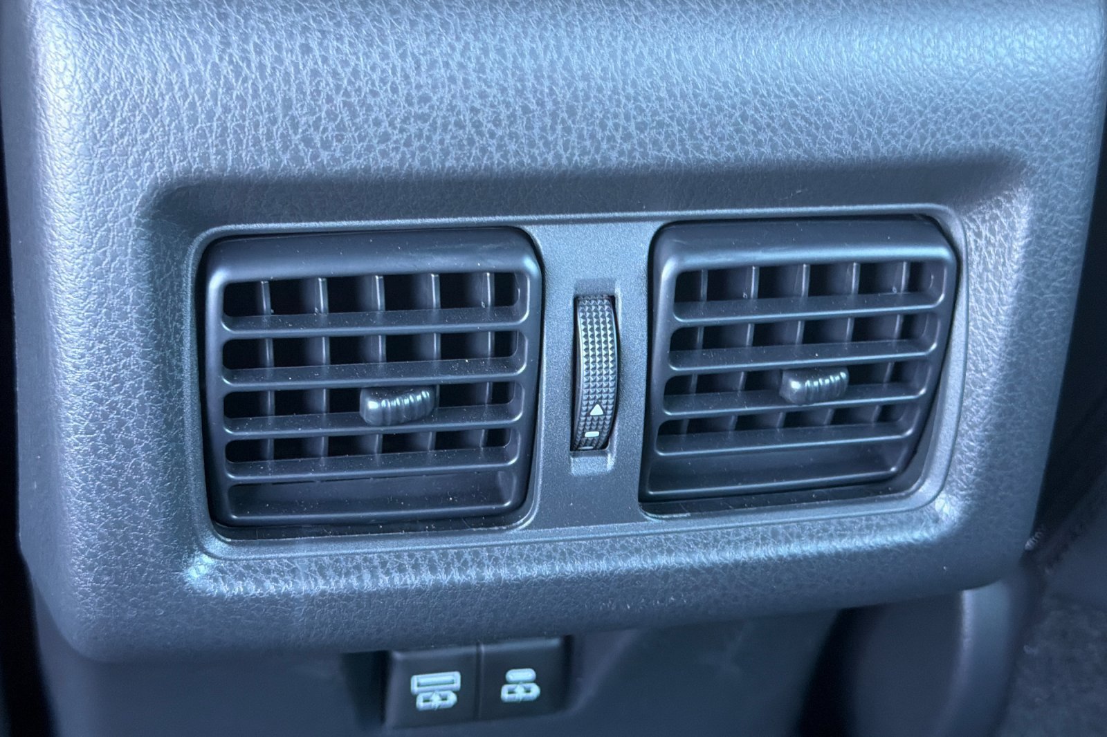 Used 2026 Toyota Camry SE FWD image 37