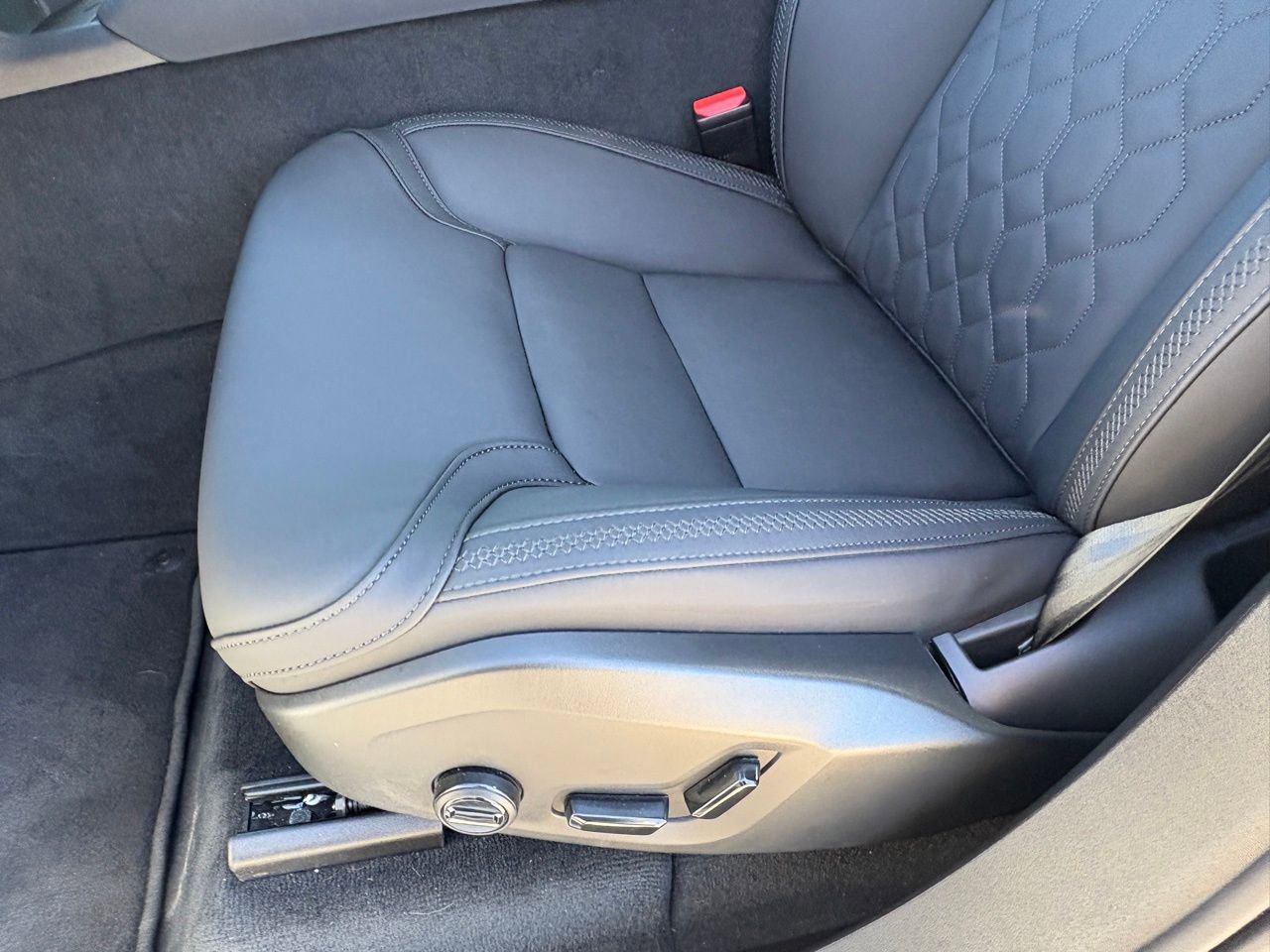 New 2026 Volvo XC90 B5 Plus w/ Protection Package Premier image 20