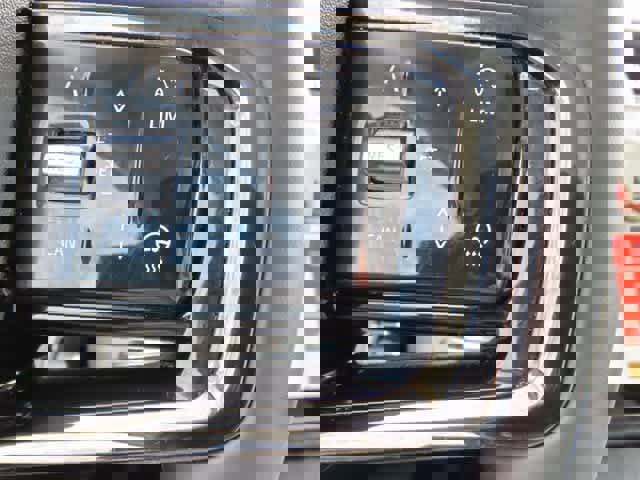 Used 2024 Land Rover Range Rover Evoque S image 27