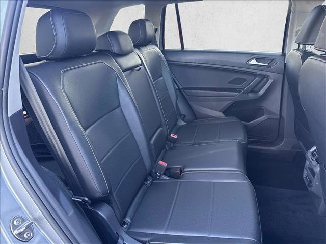 Used 2021 Volkswagen Tiguan SEL w/ 2-Row Tiguan MDO Package image 22