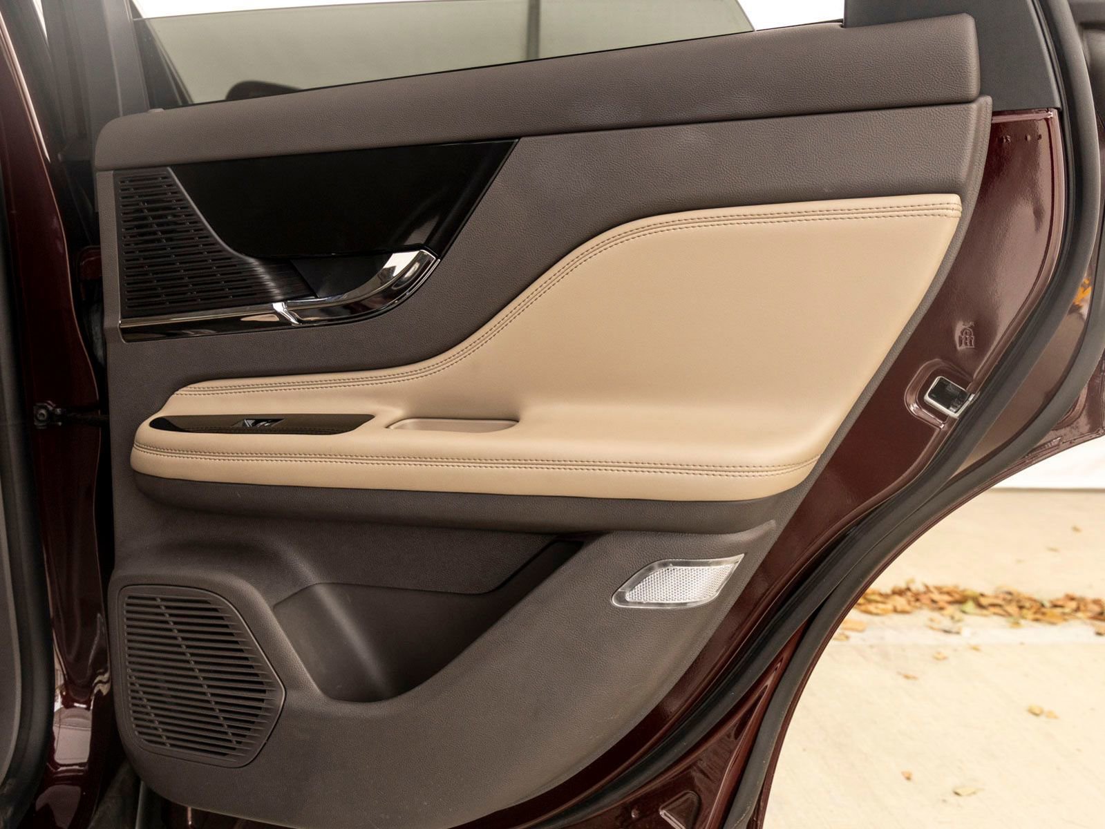 Used 2021 Lincoln Corsair FWD w/ Convenience Package image 22