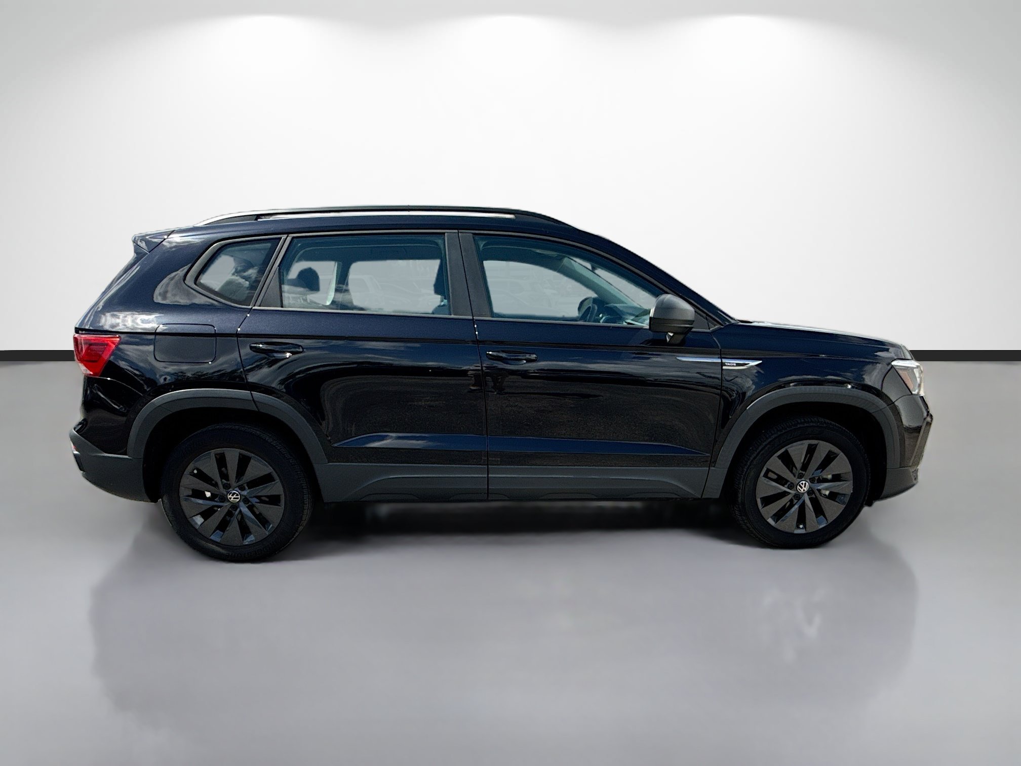 Used 2023 Volkswagen Taos S FWD image 2