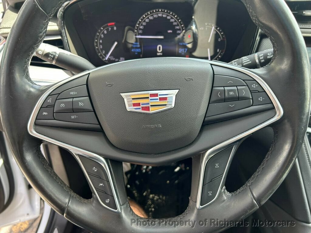 Used 2018 Cadillac XT5 Luxury w/ Driver Awareness Package AWD/4WD image 15