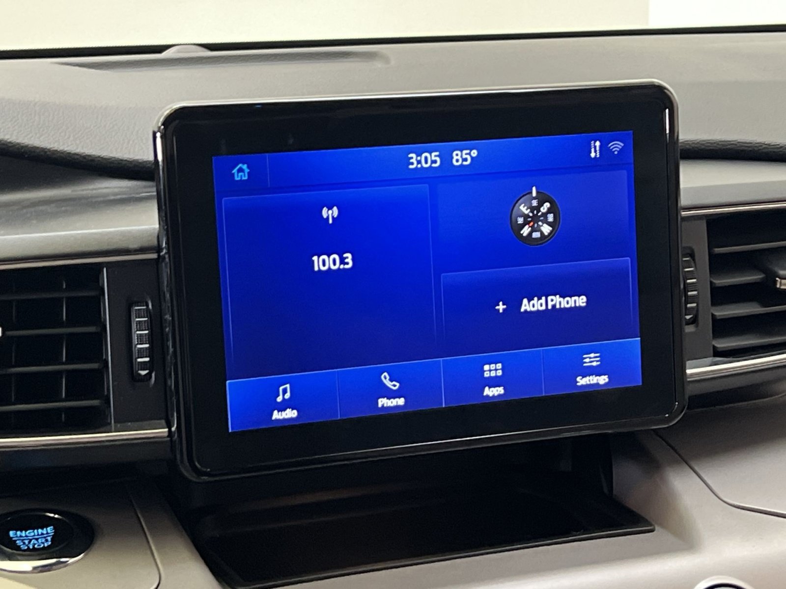 Used 2023 Ford Explorer XLT w/ Equipment Group 202A AWD/4WD image 19