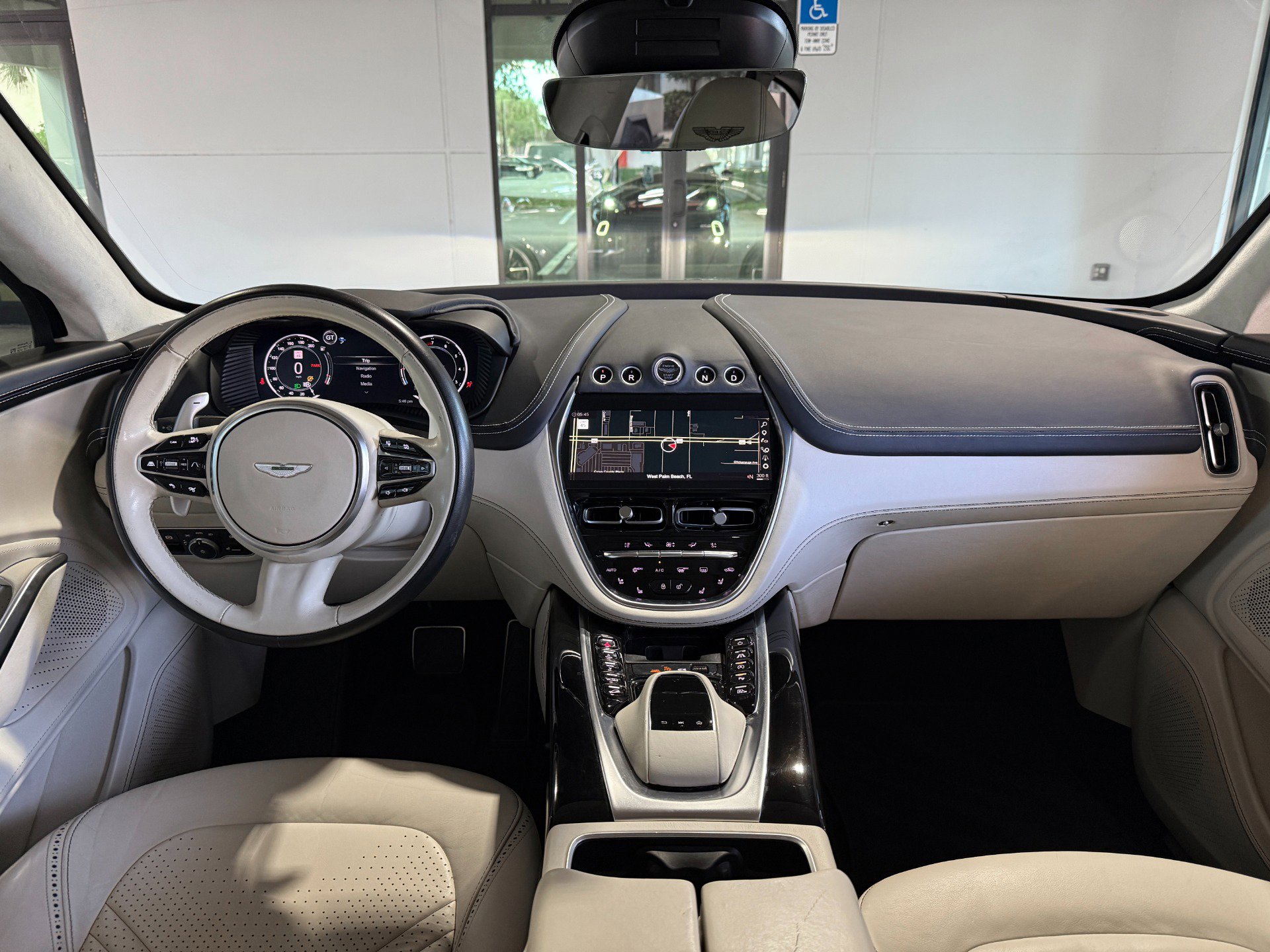 Used 2021 Aston Martin DBX image 38