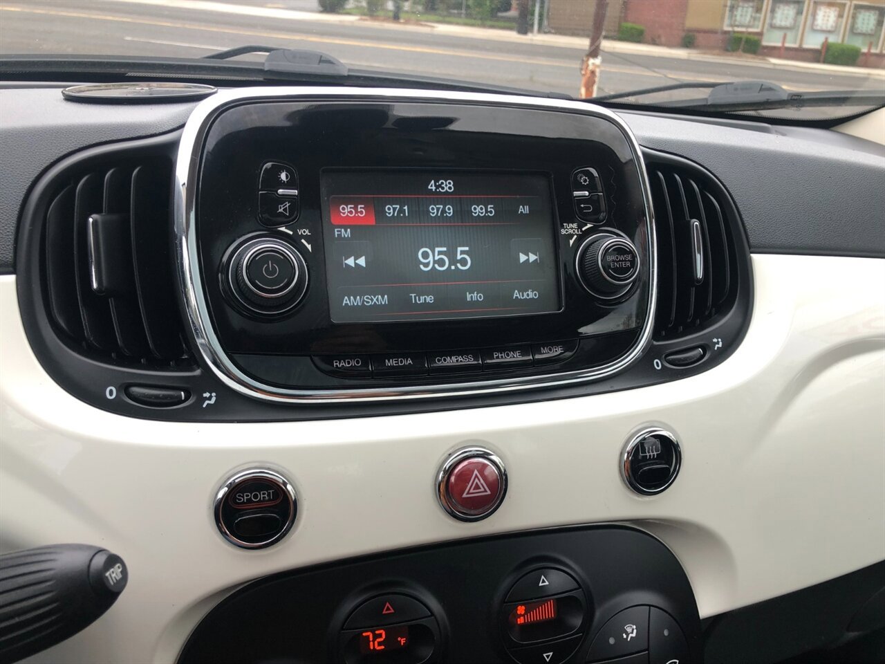 Used 2018 FIAT 500 Lounge FWD image 14