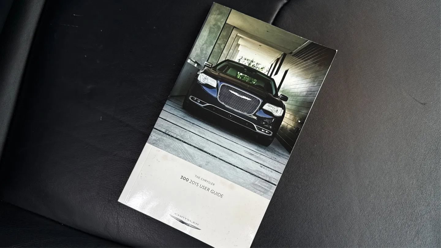 Used 2015 Chrysler 300 Limited RWD image 21