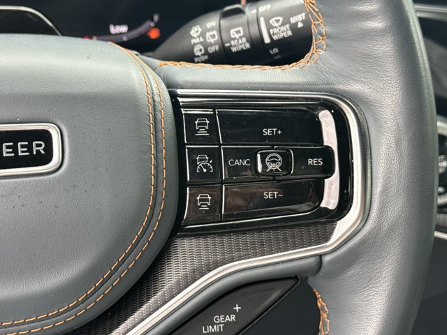 Used 2024 Jeep Grand Wagoneer Series III w/ Rear Seat Video Group 1 AWD/4WD image 27