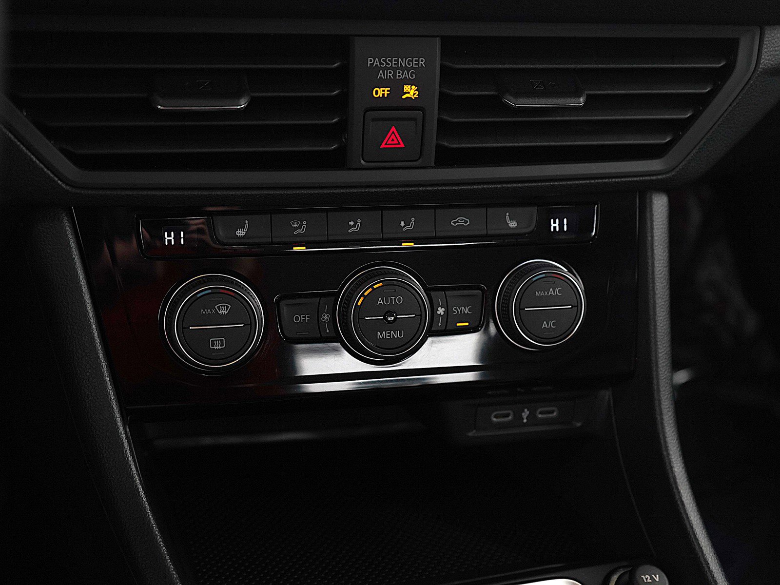 Used 2023 Volkswagen Jetta SE w/ Panoramic Sunroof Package image 20