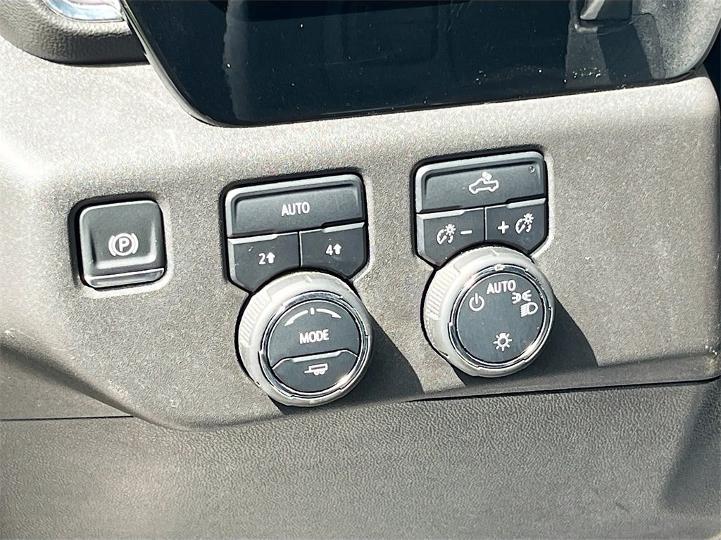 Used 2024 Chevrolet Silverado 1500 LT image 10