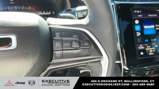Used 2023 Jeep Grand Cherokee Altitude AWD/4WD image 13