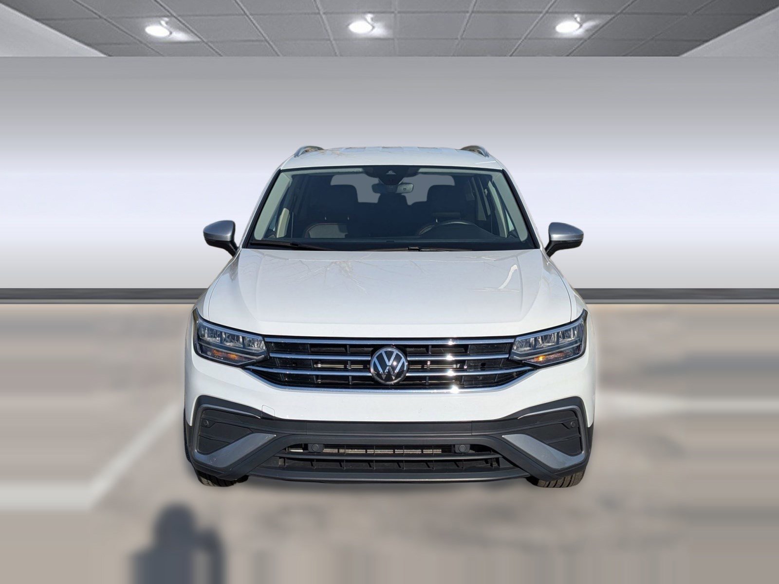 Used 2024 Volkswagen Tiguan SE image 6