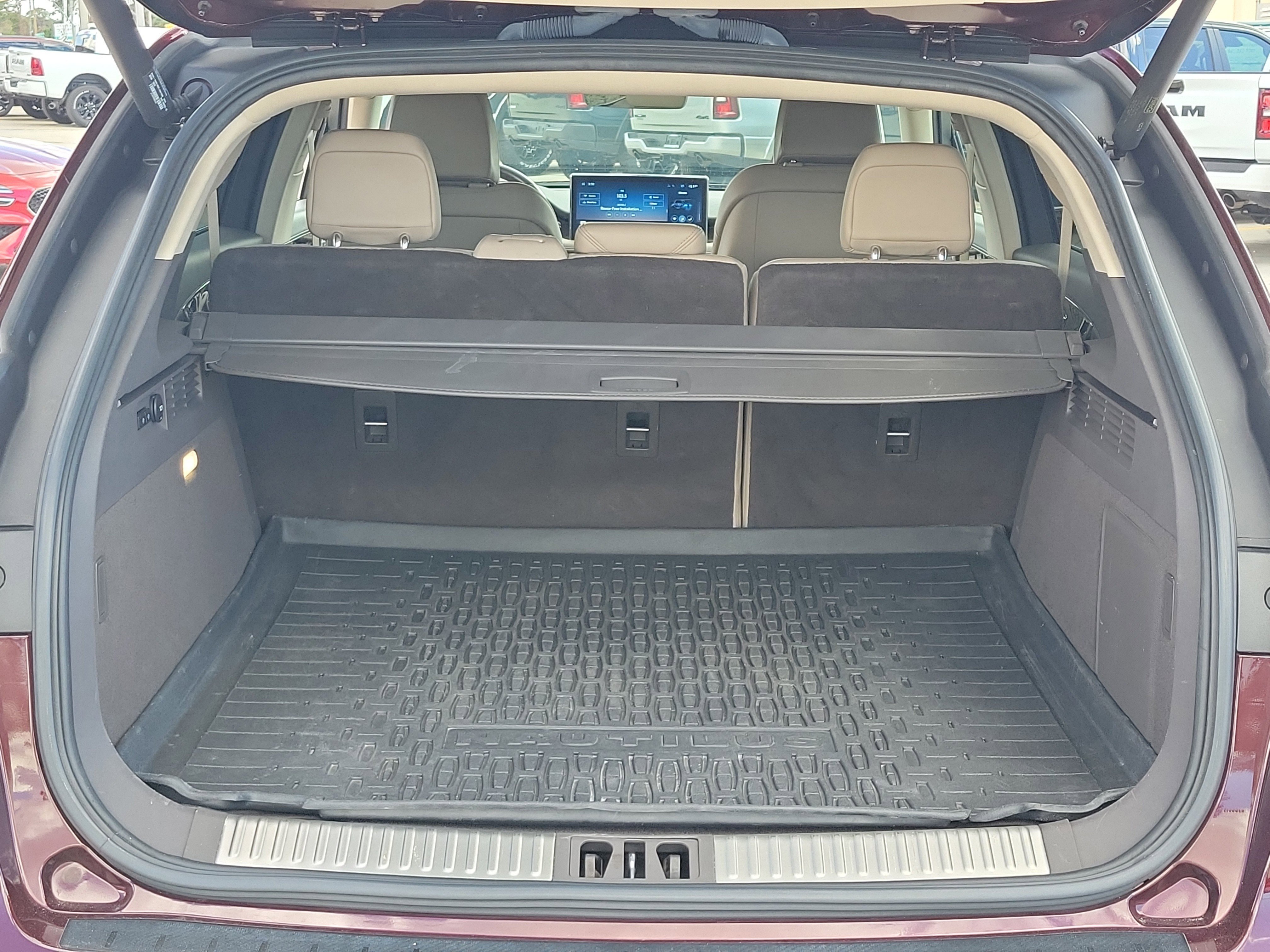 Used 2022 Lincoln Nautilus Reserve w/ Equipment Group 201A image 11