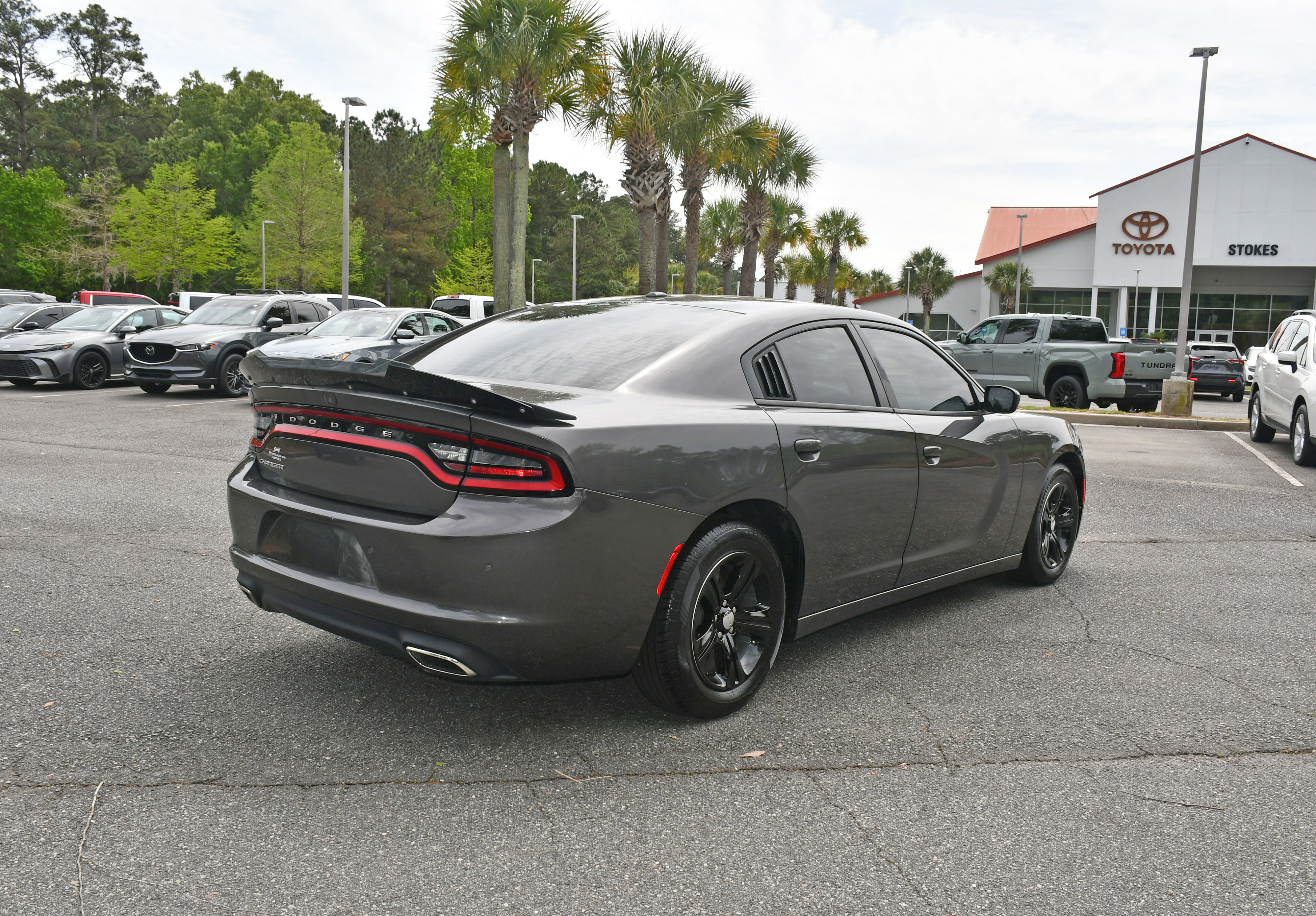 Used 2020 Dodge Charger SXT w/ Leather Interior Group image 4
