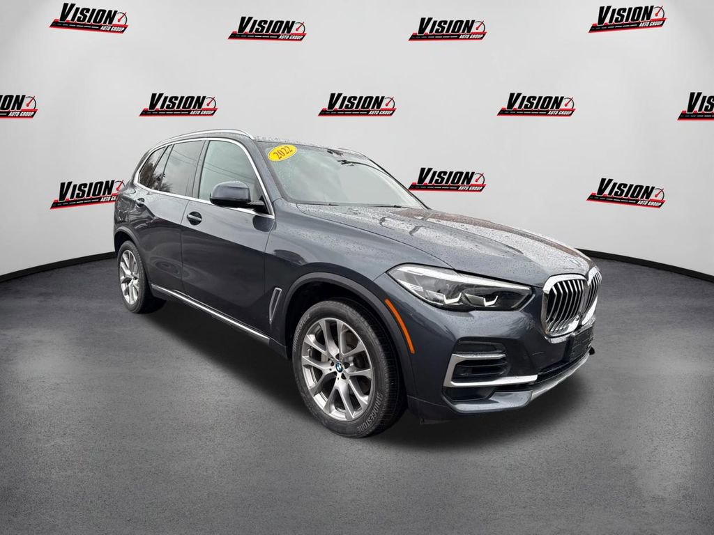Used 2022 BMW X5 xDrive40i w/ Climate Comfort Package image 3