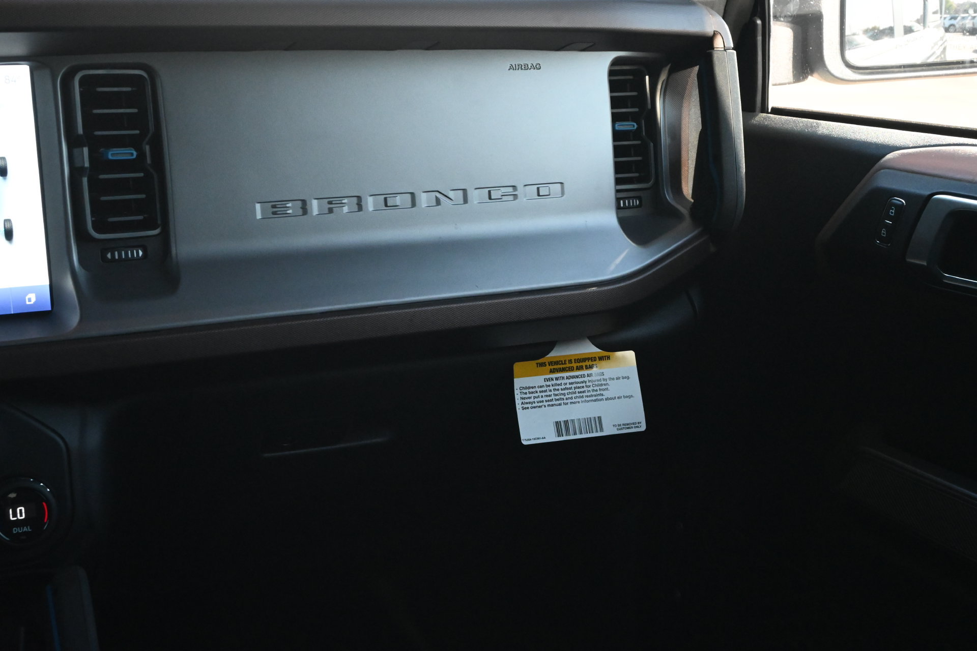 Used 2023 Ford Bronco Outer Banks AWD/4WD image 9