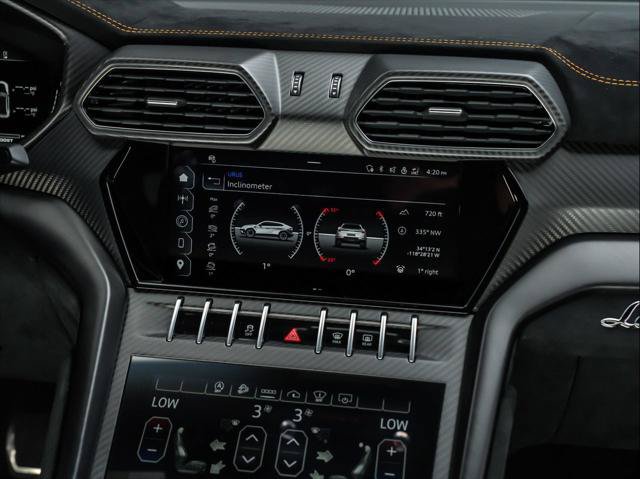 Used 2024 Lamborghini Urus Performante AWD/4WD image 37