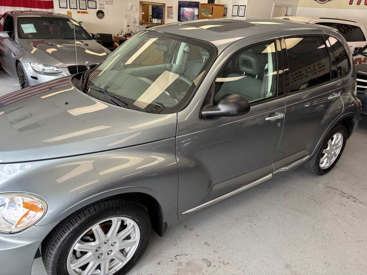 Used 2010 Chrysler PT Cruiser w/ Convenience Group image 3