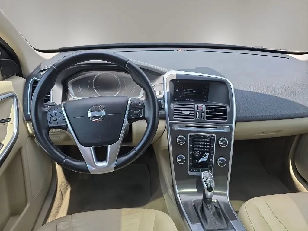 Used 2015 Volvo XC60 T5 Premier Plus FWD image 14