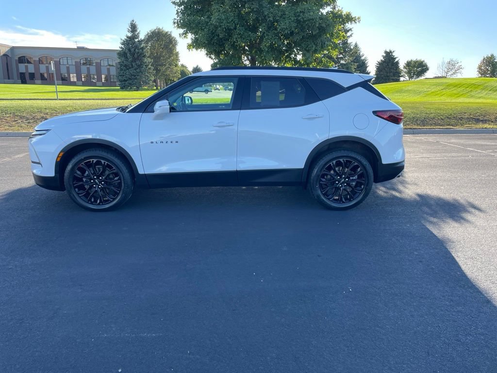 Used 2023 Chevrolet Blazer LT w/ LPO, Black Sport Package AWD/4WD image 2