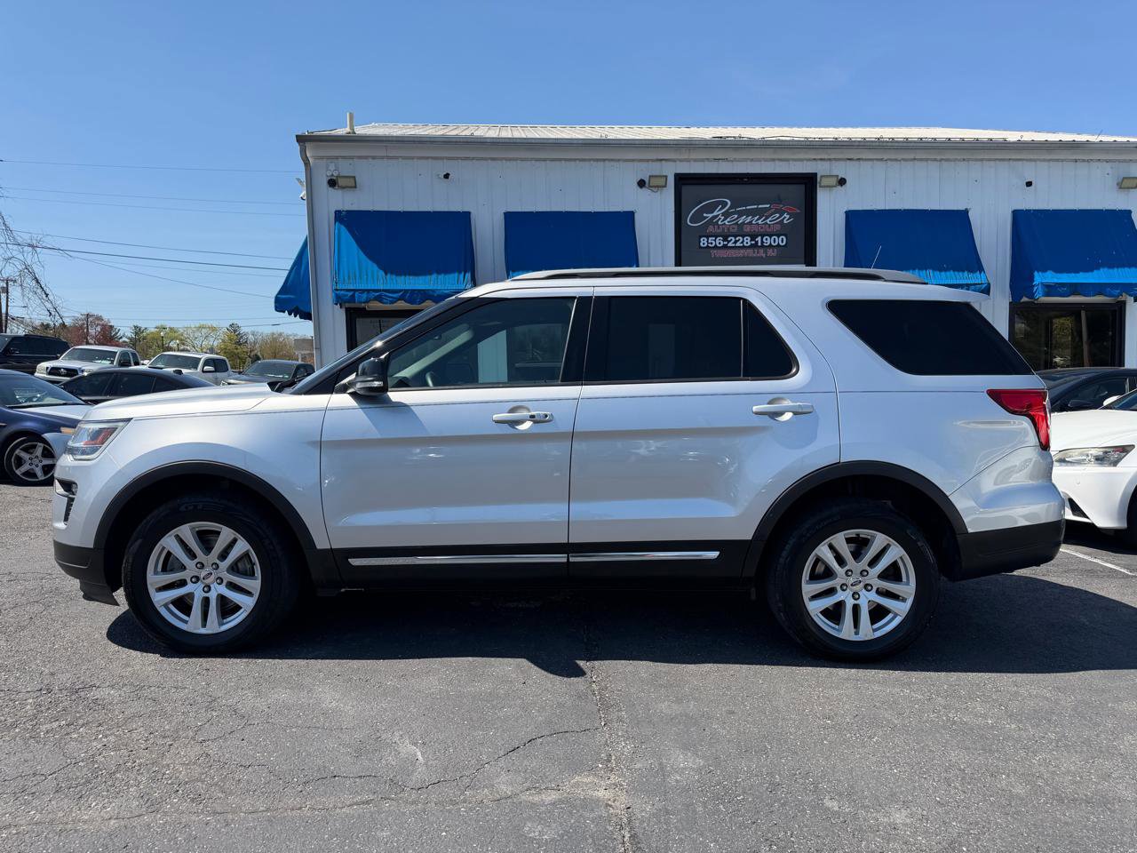 Used 2018 Ford Explorer XLT w/ Equipment Group 202A image 8