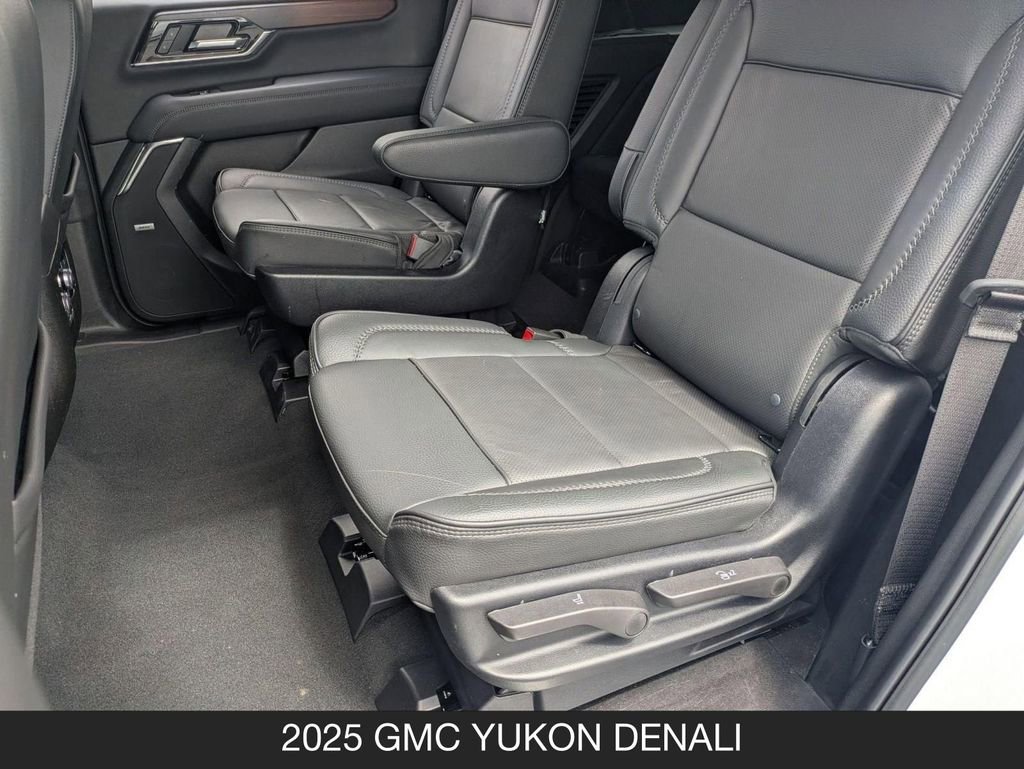 Used 2025 GMC Yukon Denali AWD/4WD image 16