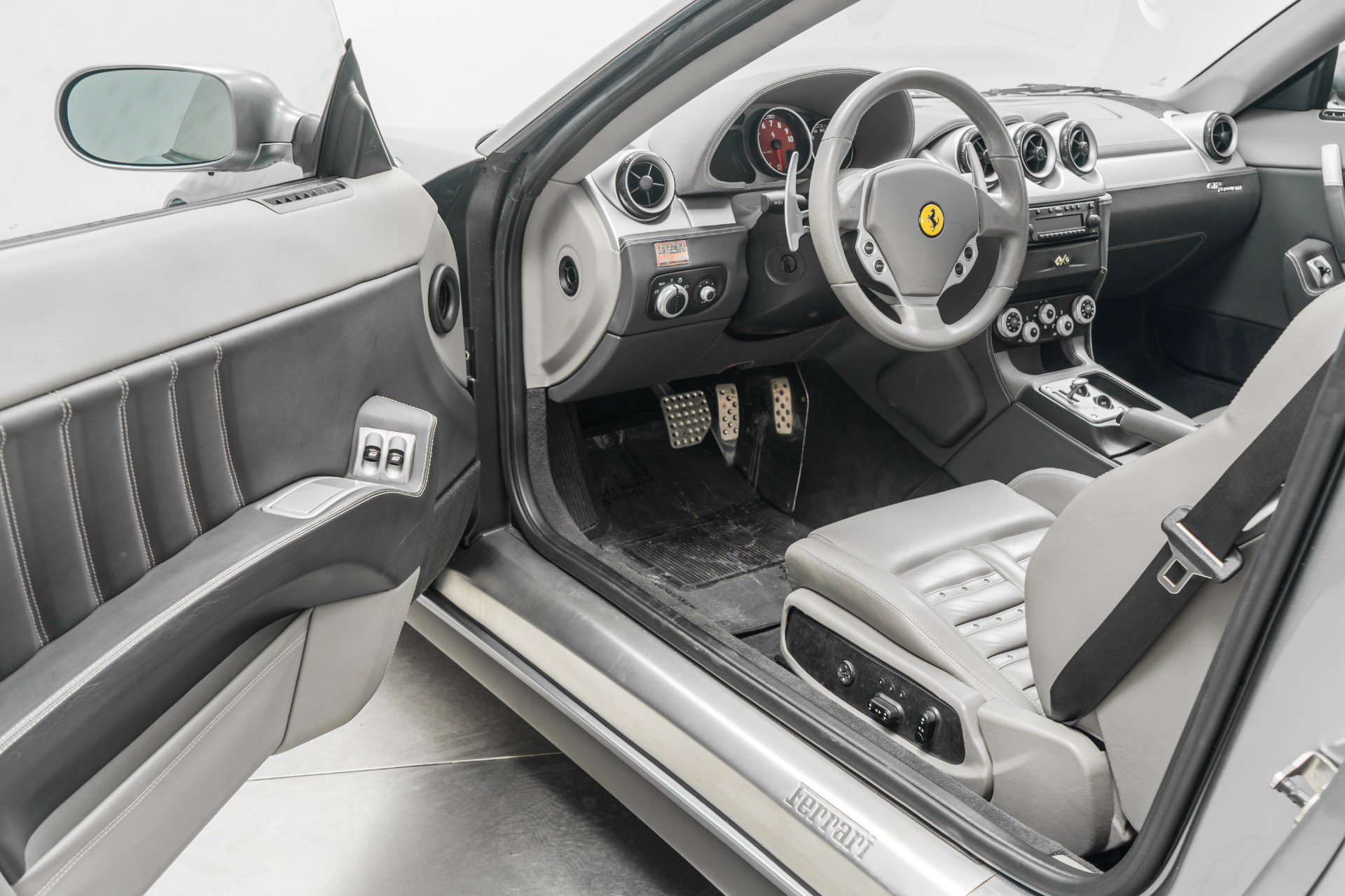 Used 2005 Ferrari 612 Scaglietti image 23