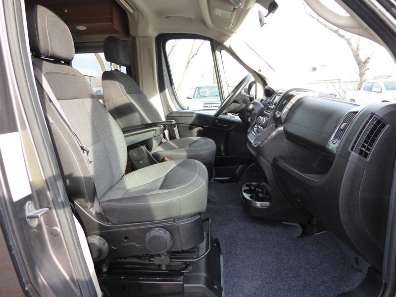 Used 2017 RAM ProMaster 3500 w/ Premium Appearance Group FWD image 21