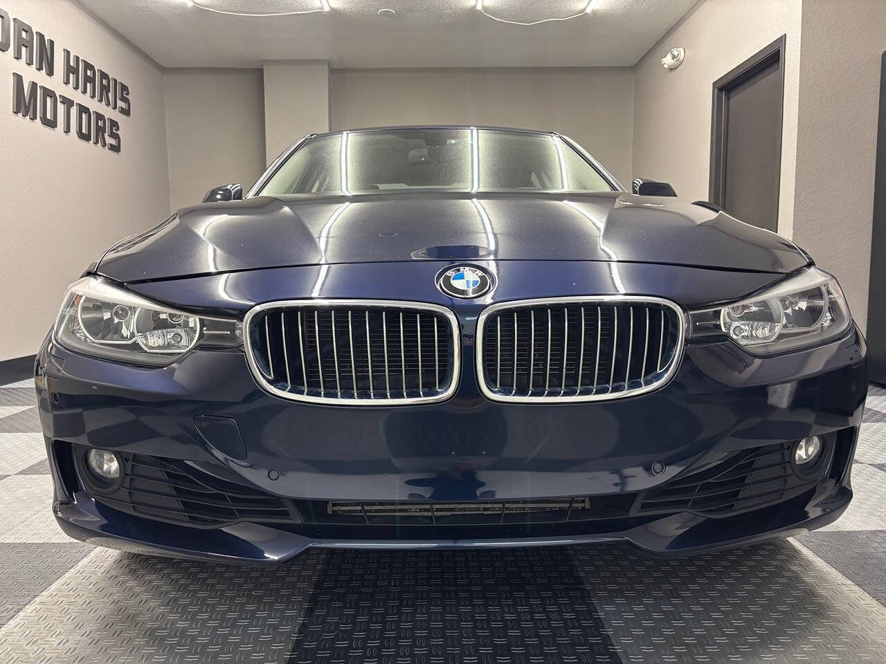 Used 2014 BMW 328i xDrive Sedan AWD/4WD image 3
