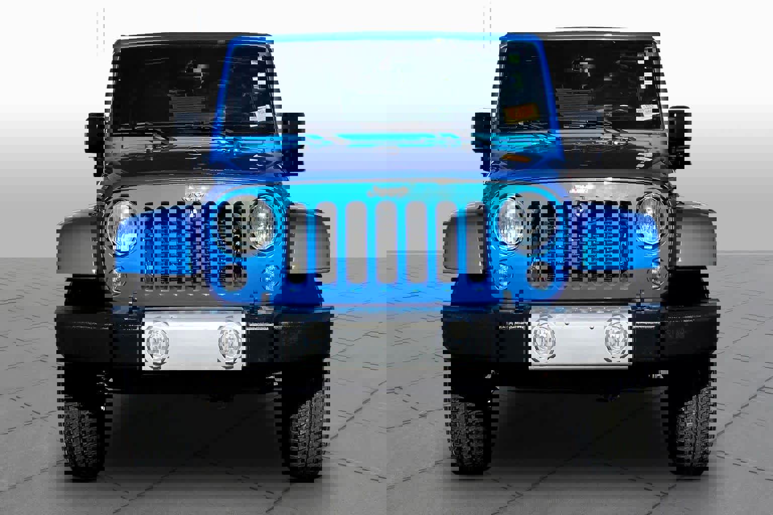 Used 2015 Jeep Wrangler Unlimited Sahara w/ Connectivity Group image 4