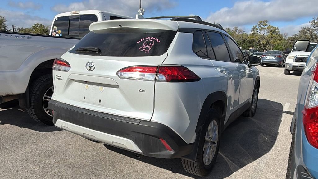 Used 2024 Toyota Corolla Cross LE image 4