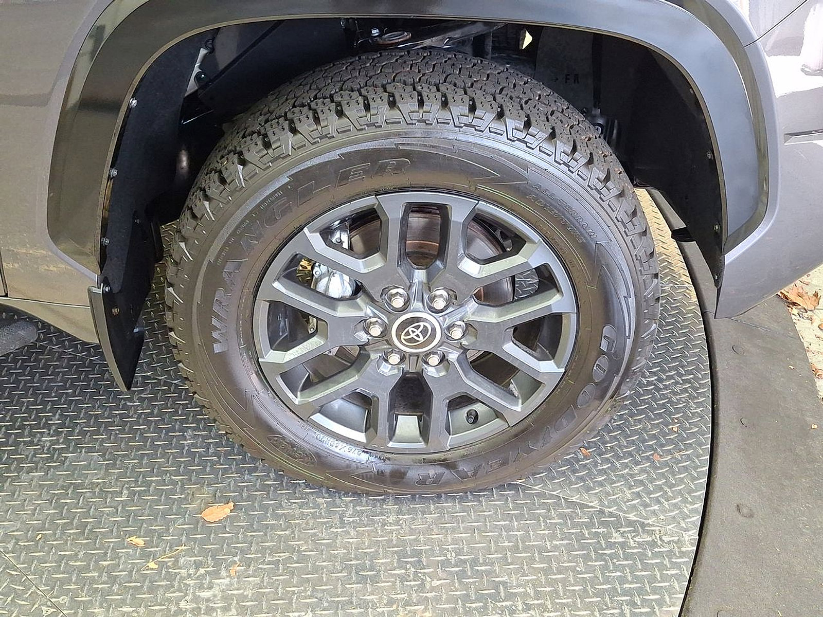 Used 2022 Toyota Tundra Platinum image 27