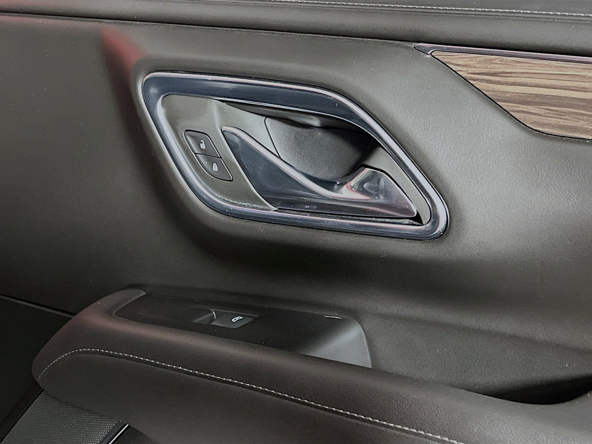 Used 2023 Chevrolet Tahoe Z71 w/ Luxury Package image 32