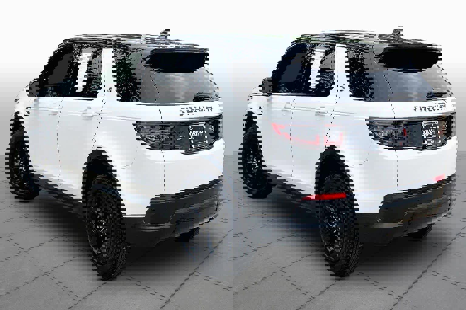 Used 2020 Land Rover Discovery Sport SE image 11