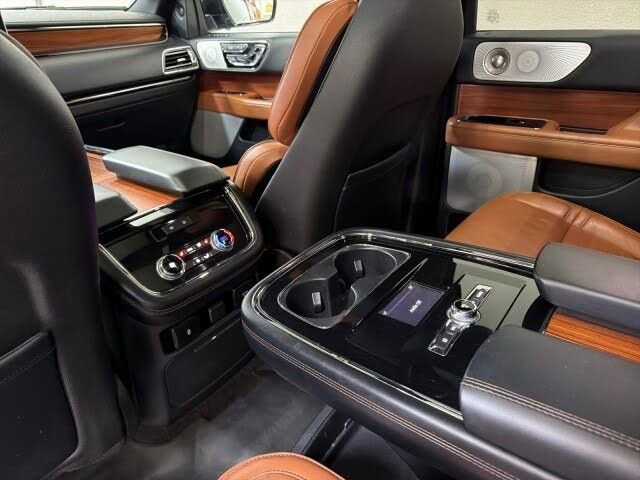 Used 2019 Lincoln Navigator L Reserve AWD/4WD image 27